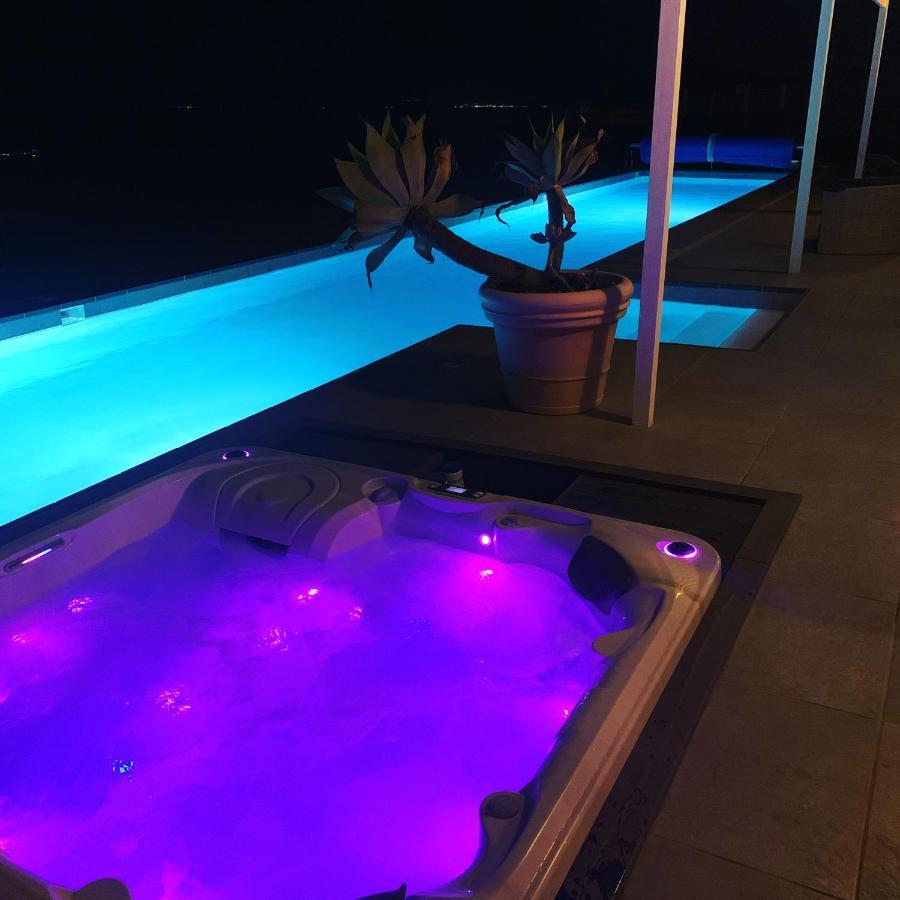 Casa Conil With A Private 25 Meter Heated Pool Villa Buitenkant foto