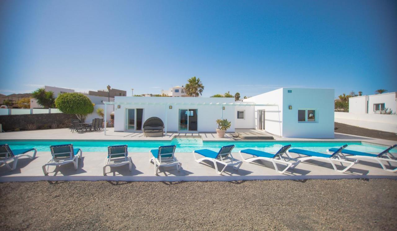 Casa Conil With A Private 25 Meter Heated Pool Villa Buitenkant foto