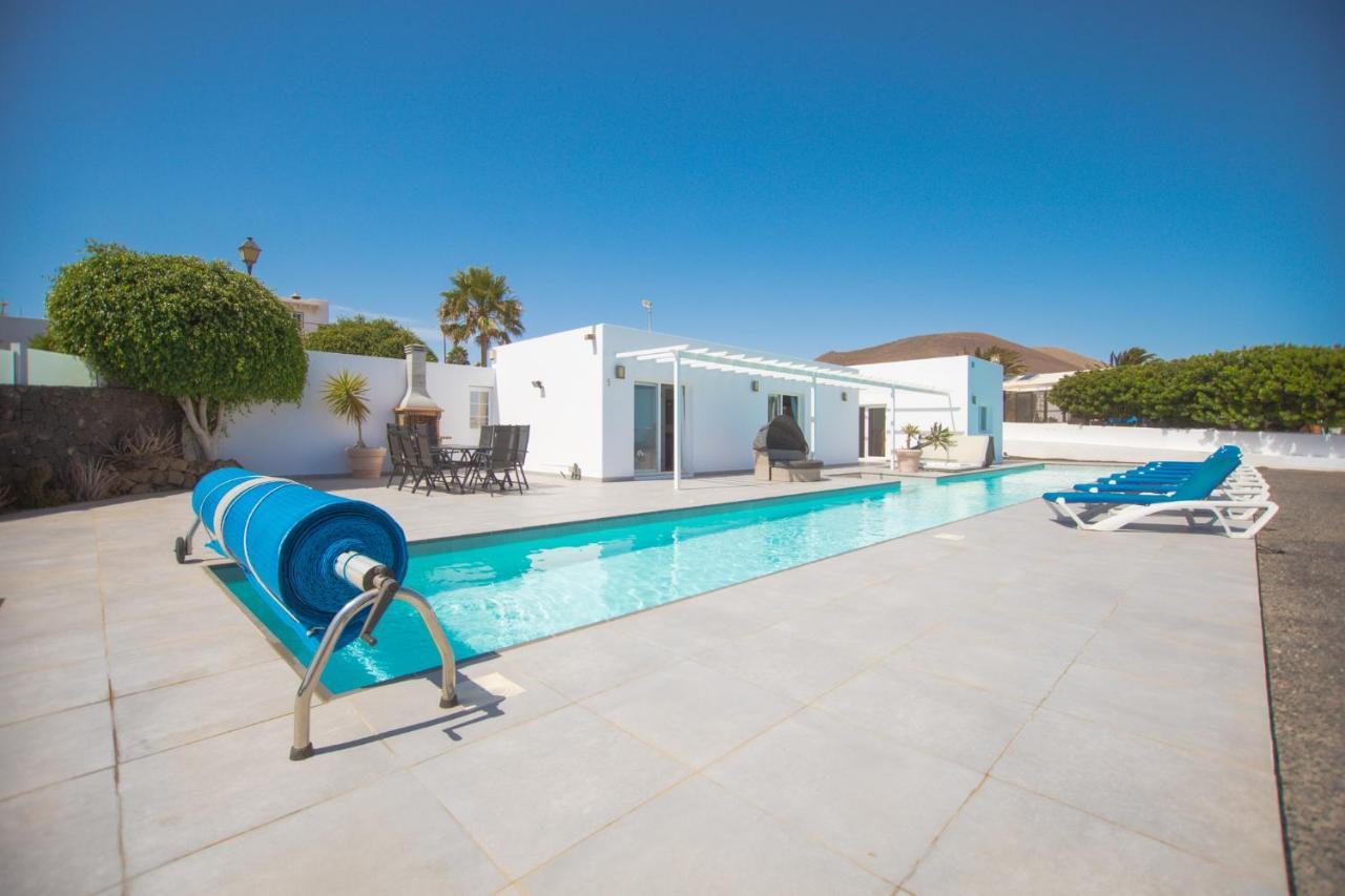 Casa Conil With A Private 25 Meter Heated Pool Villa Buitenkant foto