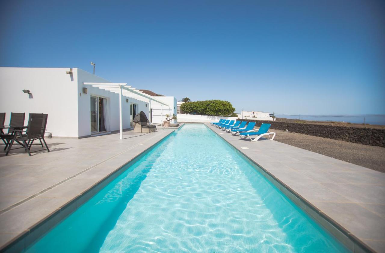 Casa Conil With A Private 25 Meter Heated Pool Villa Buitenkant foto