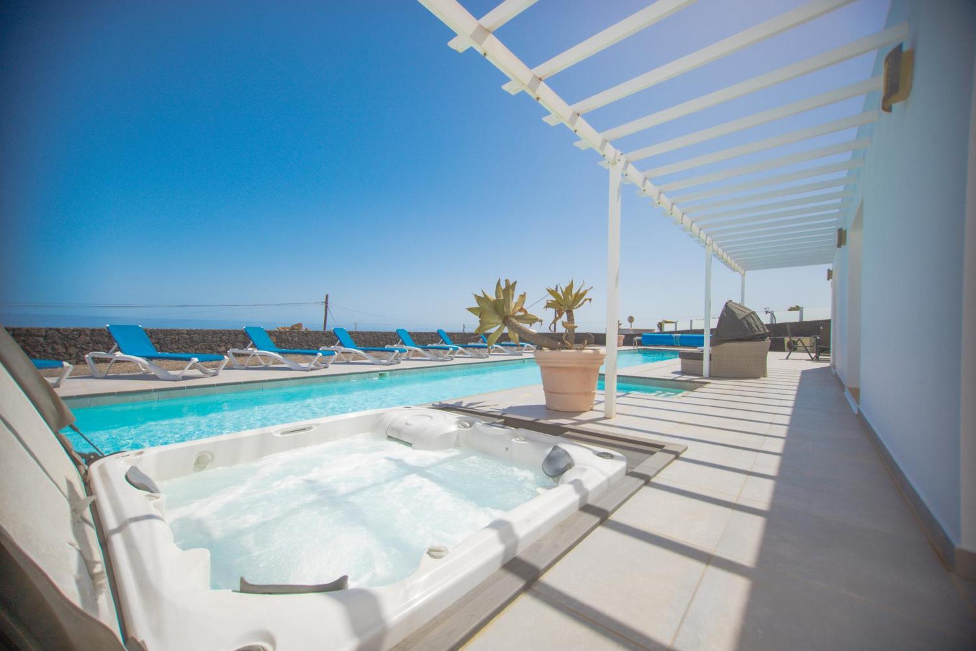 Casa Conil With A Private 25 Meter Heated Pool Villa Buitenkant foto
